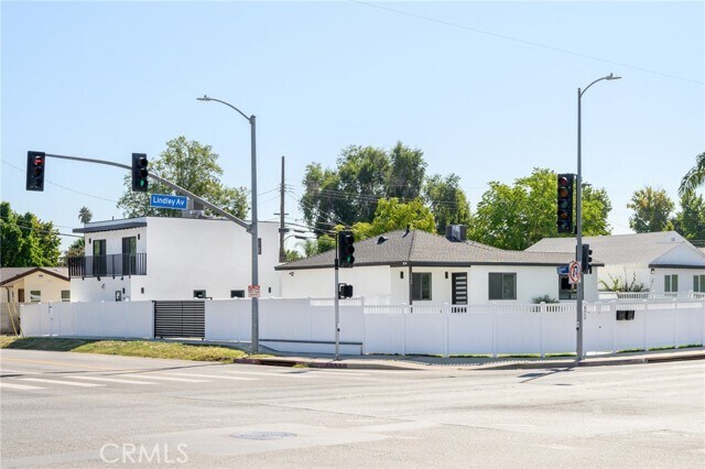 Primary Photo - 18060 Oxnard St