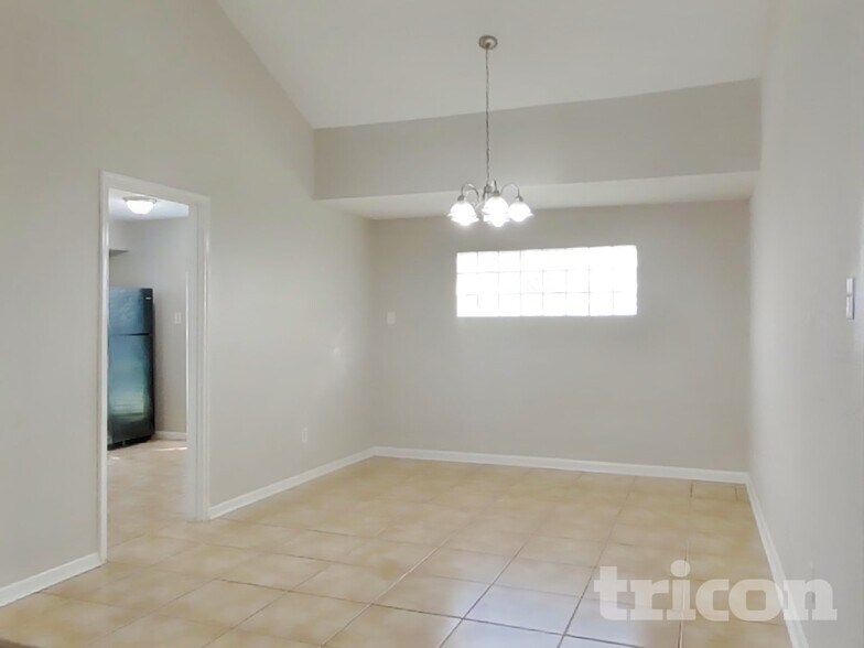 Building Photo - 12819 Enchanted Path Dr