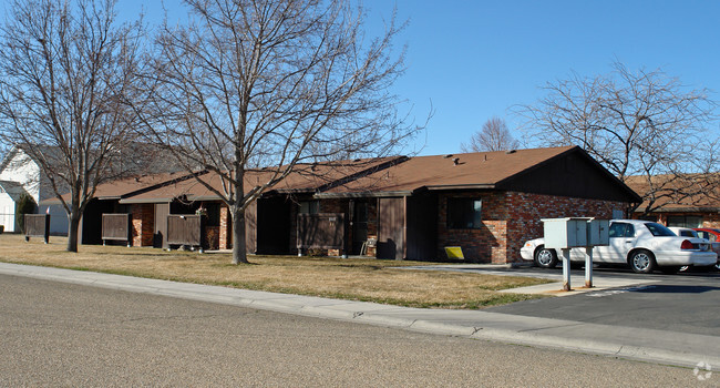 Building Photo - Leisure Village IX