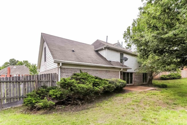 Building Photo - 9083 Hearth Stone Cove