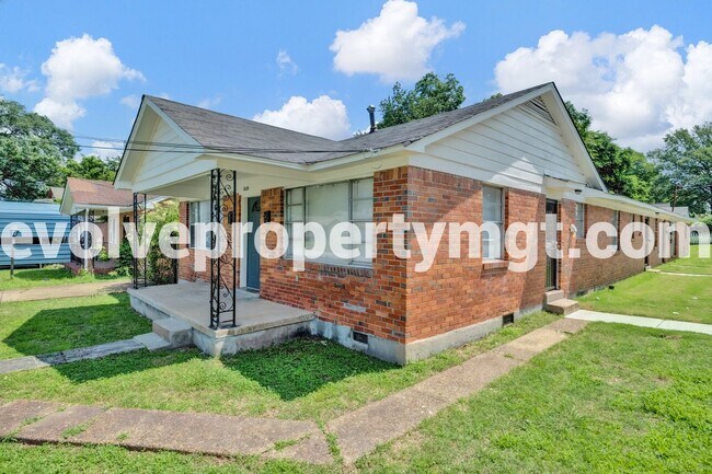 Primary Photo - 1020 Boston St