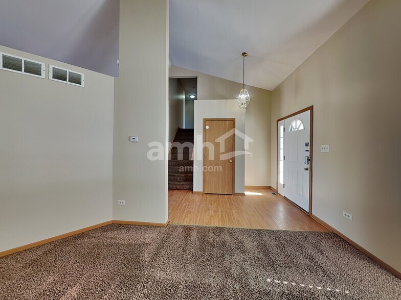 Building Photo - 6511 Benich Ln