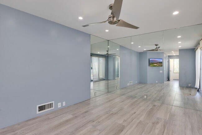 Building Photo - 73416 Irontree Dr