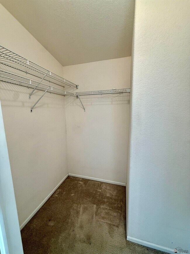 Building Photo - 13239 E 48th Dr