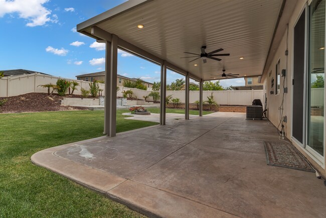 Building Photo - 20720 Spring Mountain Rd