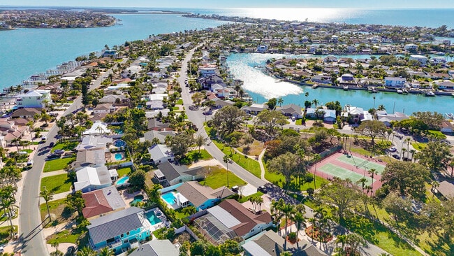 Building Photo - 3003 W Vina Del Mar Blvd