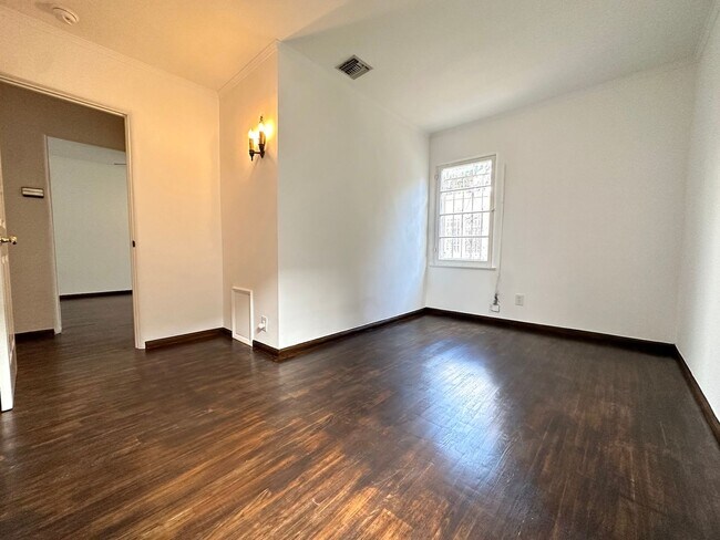 Building Photo - 6233 Commodore Sloat Dr