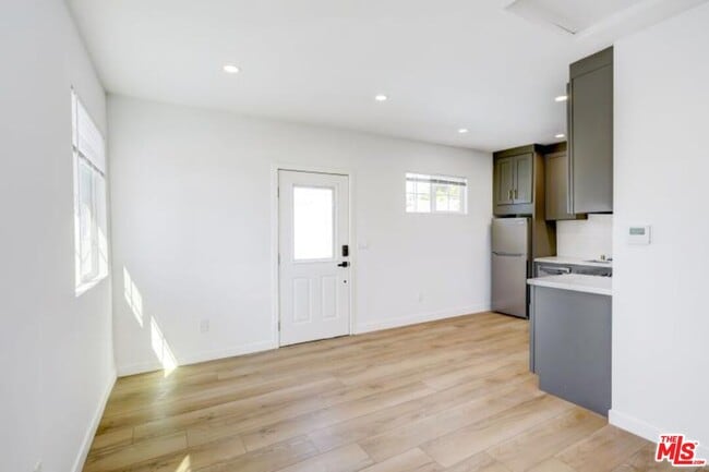 Building Photo - 6633 Belmar Ave