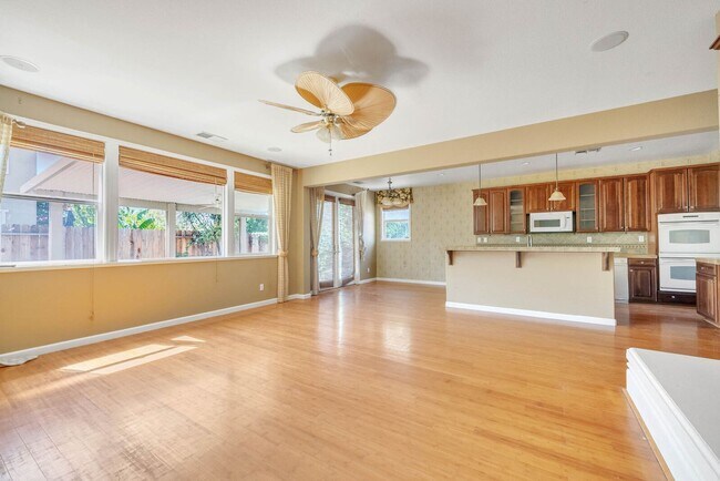 Building Photo - 8639 Brush Way