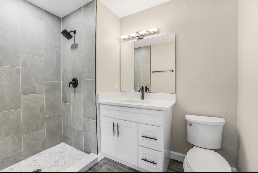 Building Photo - 2636 Mockingbird Vlg