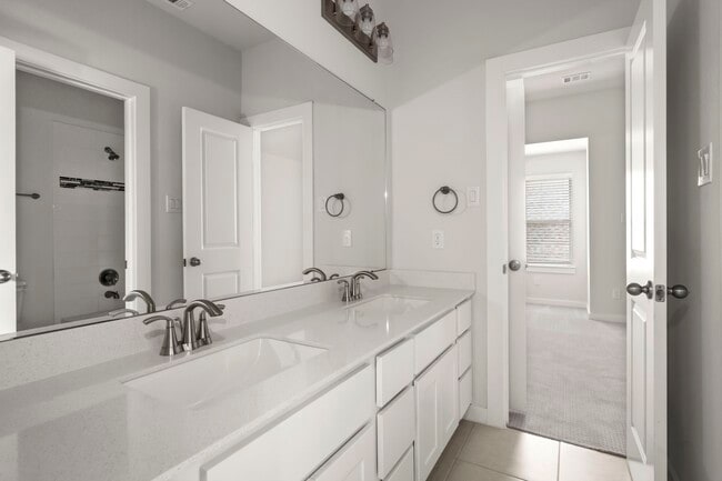 Building Photo - 16826 Beechwood Forest Way