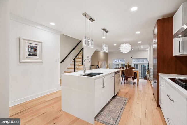 Building Photo - 4353 Westover Pl NW