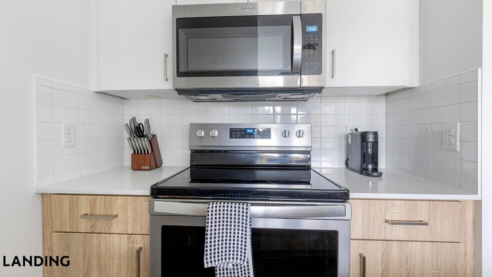 Building Photo - 1055 N Anchor Way