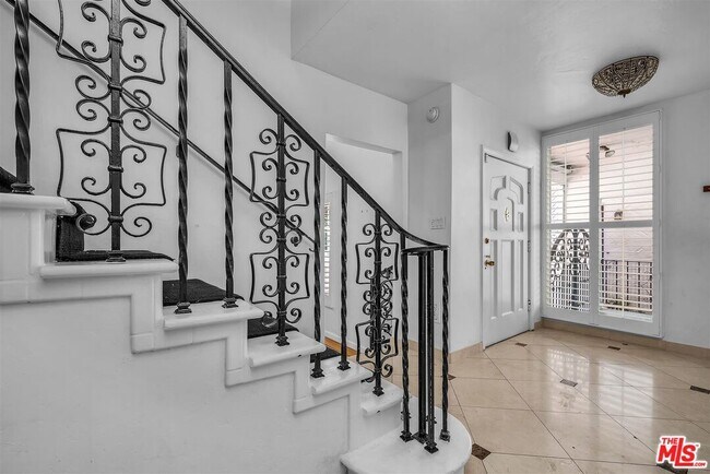 Building Photo - 325 S El Camino Dr