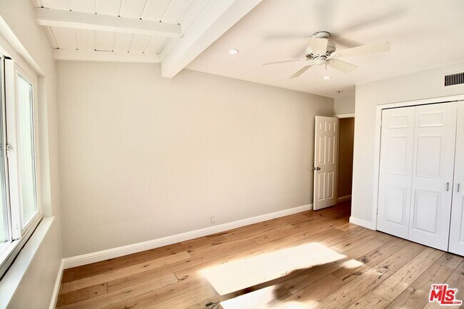 Building Photo - 5415 Coldwater Canyon Ave