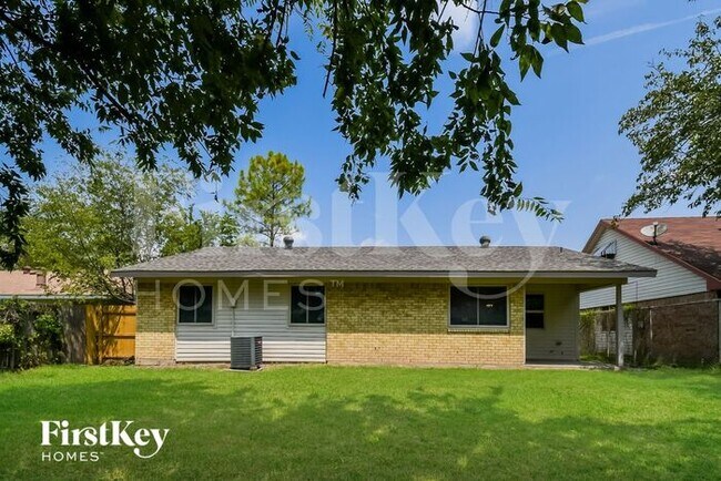 Building Photo - 333 E Springdale Ln