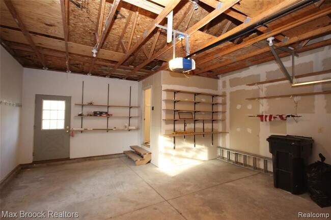 Building Photo - 2120 Daintree Ave