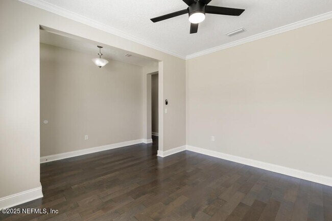 Building Photo - 1025 Santa Cruz St