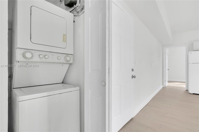 Building Photo - 963 SW 6th St