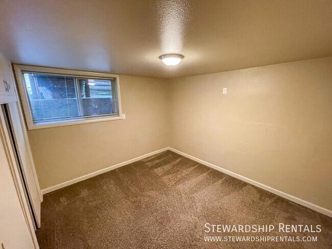 Building Photo - 1831 Kincaid St