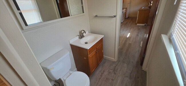Building Photo - MOVE IN SPECIAL 1/2 OFF FIRST FULL MONTHS RENT.  ALL PROSPECTIVE TENANTS MUST SUBMIT A $58 NON-RE...