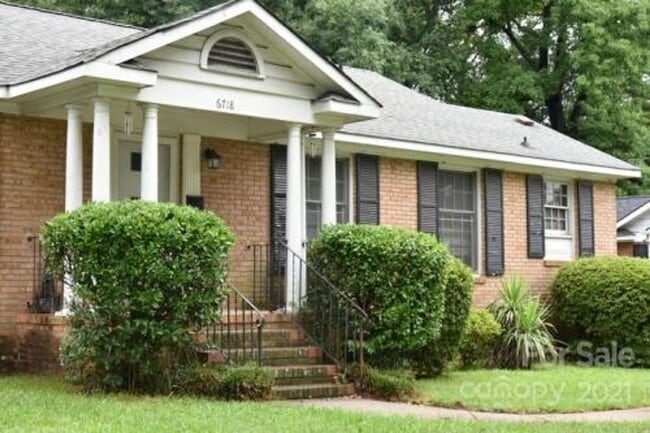 Primary Photo - 6718-6720 Woodstream Duplex