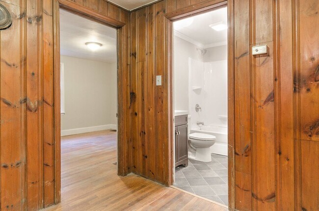 Building Photo - 1233 Cheshire Ave