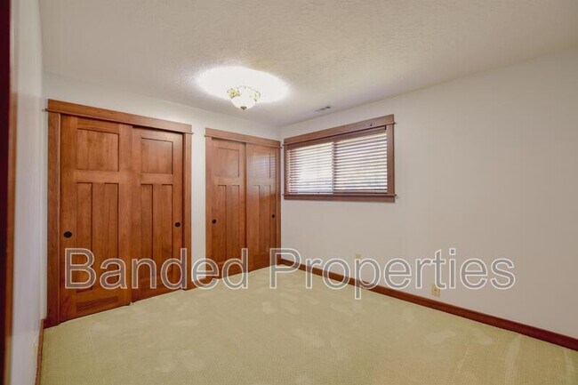 Building Photo - 5800 Main Point Blvd