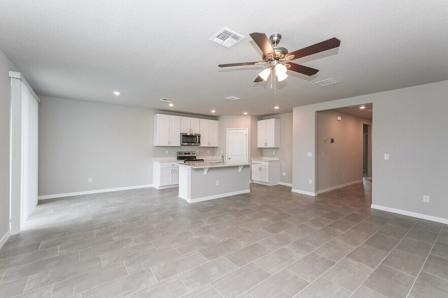 Building Photo - 38981 Harlow Rose Dr