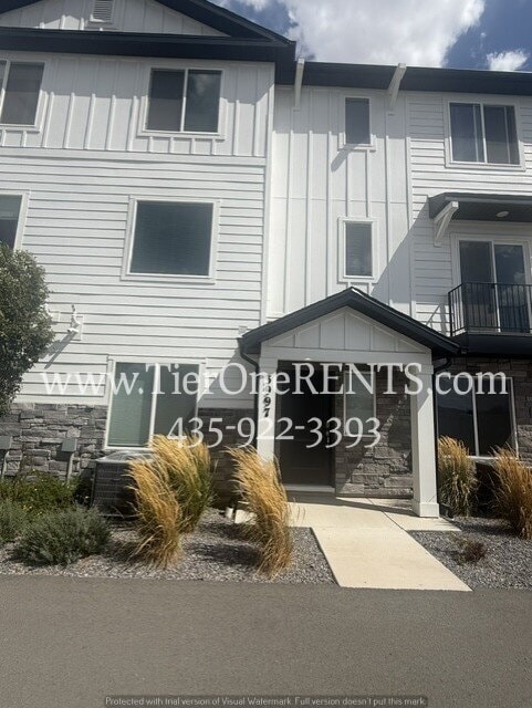 Building Photo - This property offers a NO DEPOSIT option available for qualified renters!