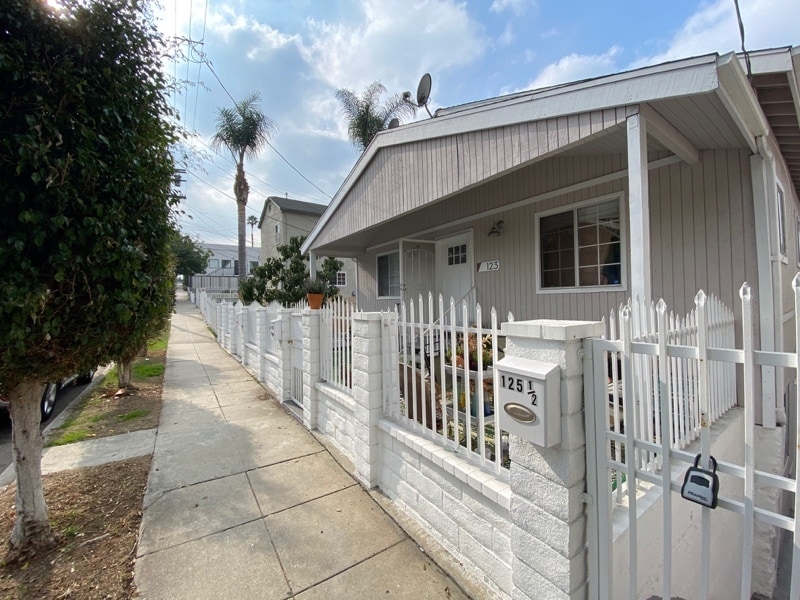 Building Photo - 125 N Westlake Ave