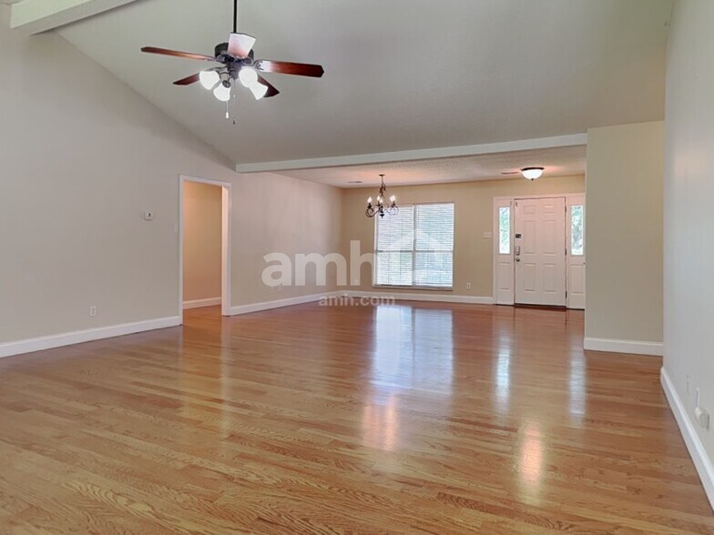 Building Photo - 721 Mize Farm Ct