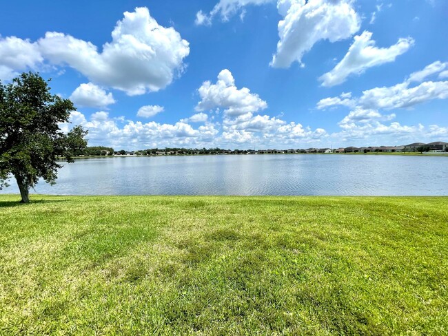 Building Photo - Just Listed!  Lakefront 5 bedroom, 3 bath,...