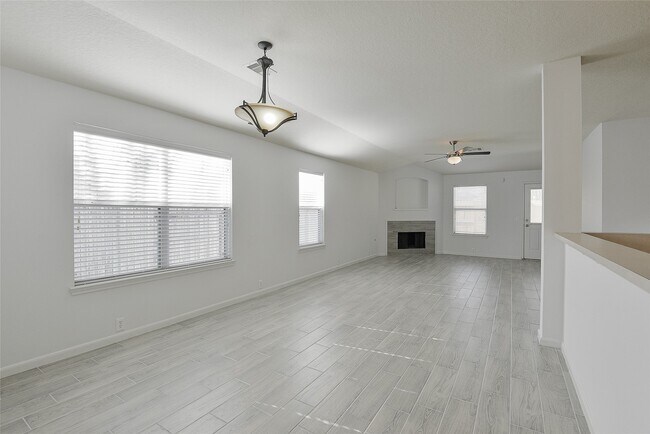 Building Photo - 2825 Woodspring Forest Dr