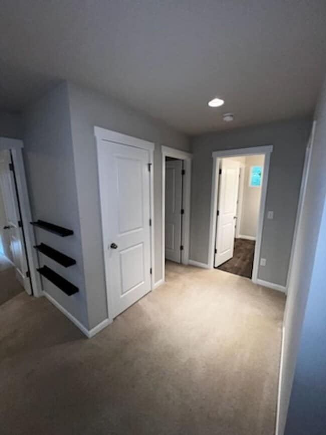 Building Photo - 5 Bedroom plus a Bonus Room in Gig Harbor