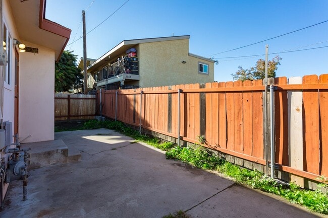 Building Photo - Cherokee