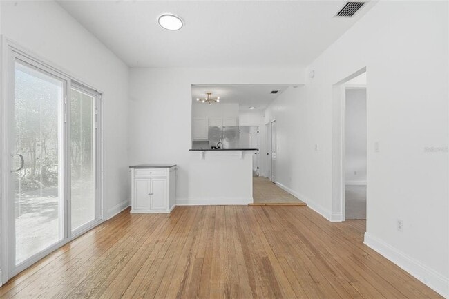 Building Photo - 1406 E Ridgewood St