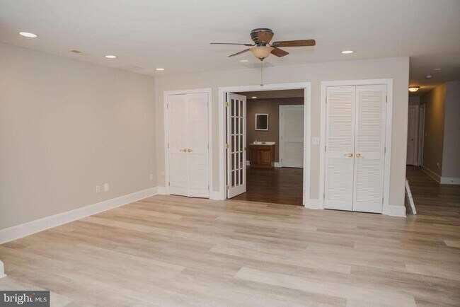 Building Photo - 6902 Tower of London Dr