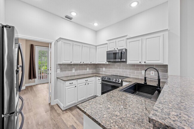 Building Photo - 3033 SE Brierwood Pl