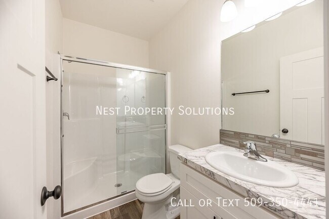 Building Photo - 164 E Montmorency-A