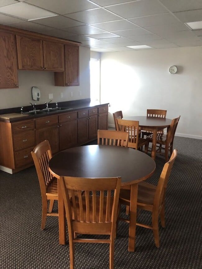 Building Photo - SAVE MONEY ON EXTENDED STAYS.  Beautiful Furnished and Completly Supplied Condo in Downtown Misso...