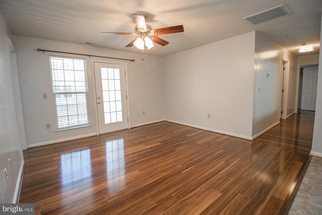 Building Photo - 45522 Westmeath Way