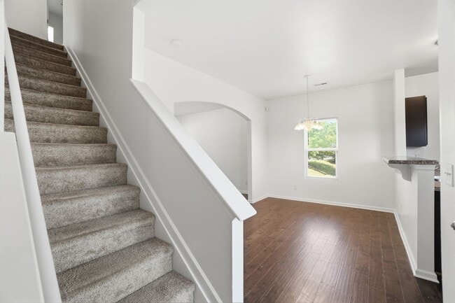 Building Photo - 4-bedroom with Water Front View