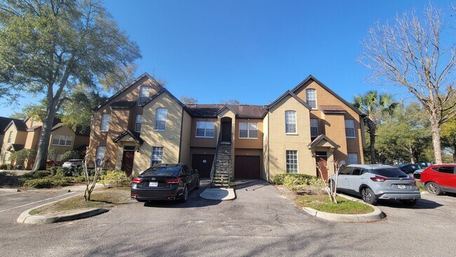 Building Photo - 2/2 First Floor Condo in Azur at Metrowest