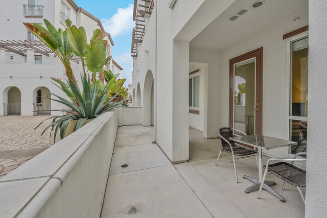 Building Photo - 10635 Calle Mar De Mariposa