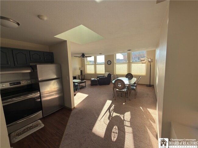 Building Photo - 100-104 E 3rd St