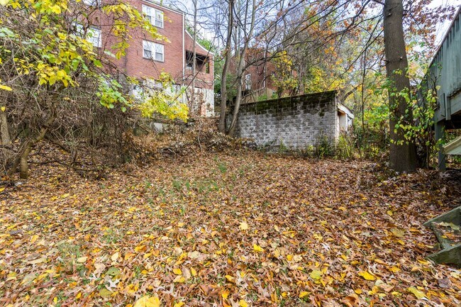 Building Photo - 2043 Boggs Ave
