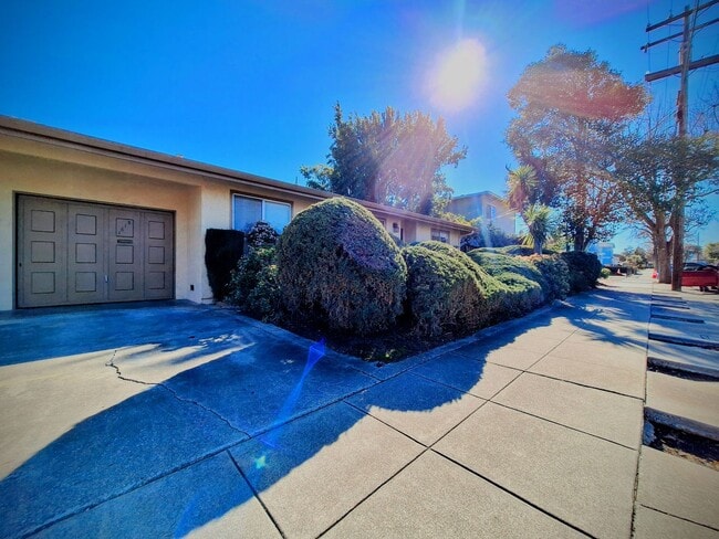 Building Photo - Harr08