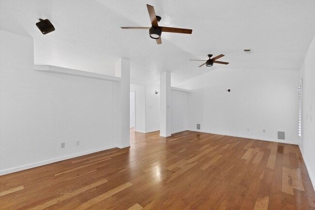 Building Photo - FOUR HILLS Executive Rental 4/5 BD 4/BA