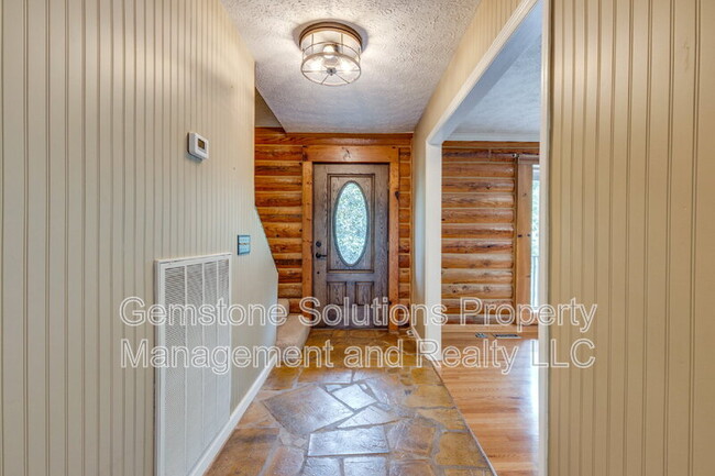 Building Photo - 6738 Quiet Ln